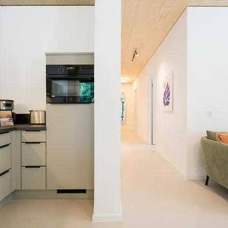 Luew Boarding House 