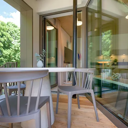 Luew Boarding House 
